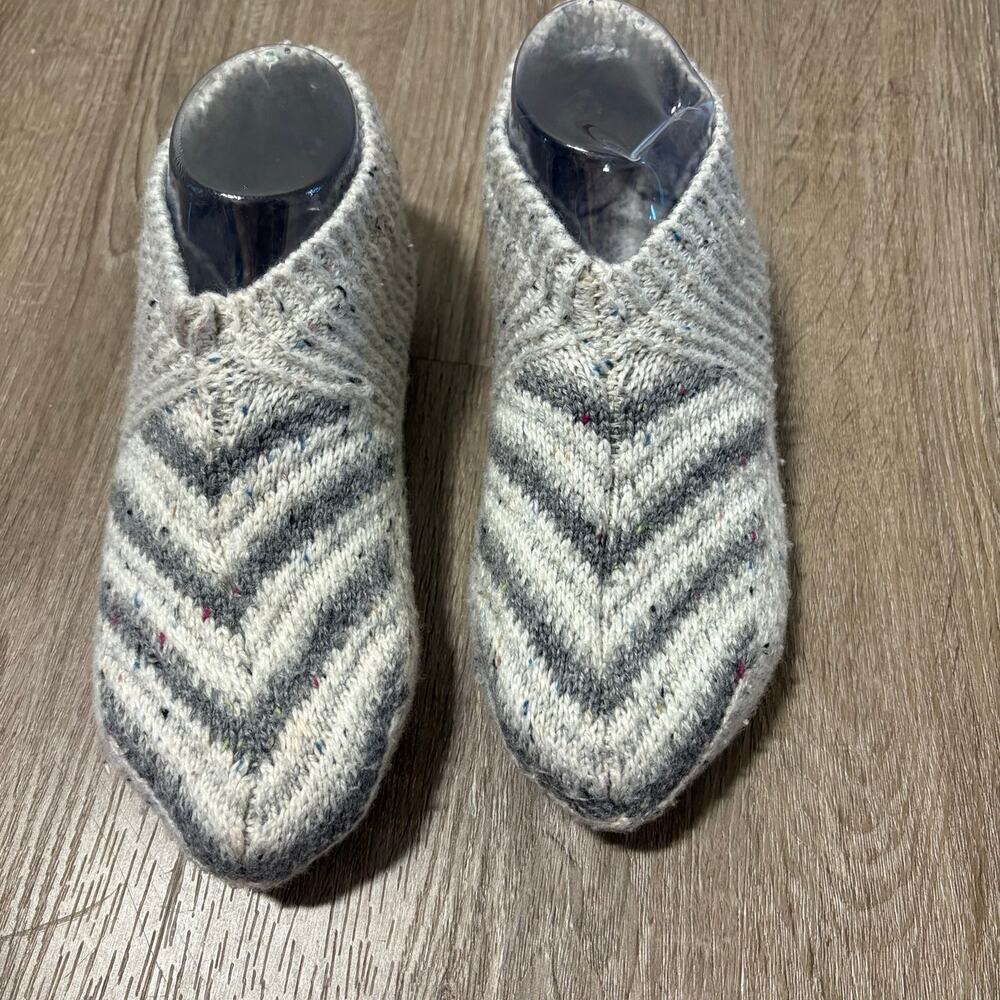 Bombas Gripper Slipper Socks Unisex Sz M (M 7-9.5, W 9-11.5) Gray Chevron